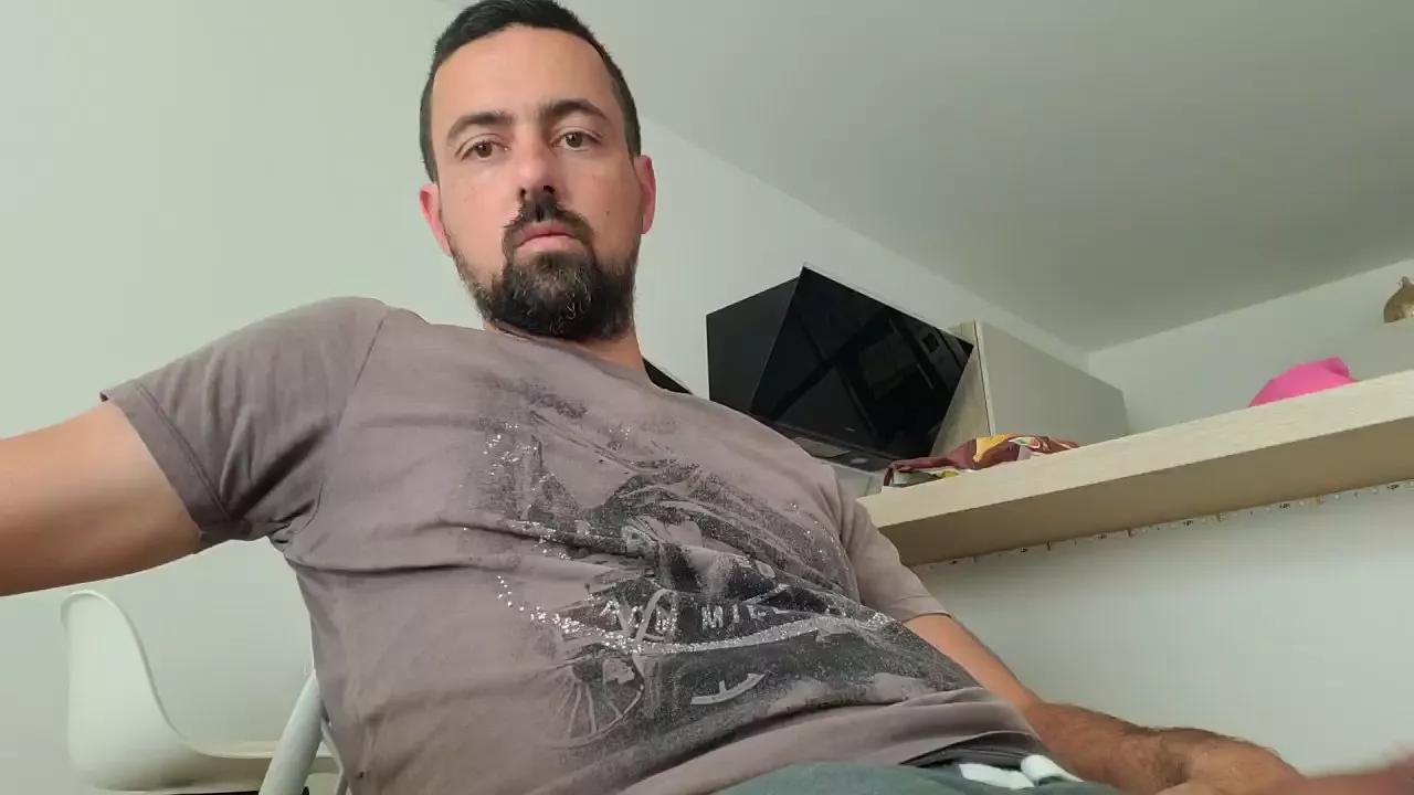 Johnbel96_ on Cam4