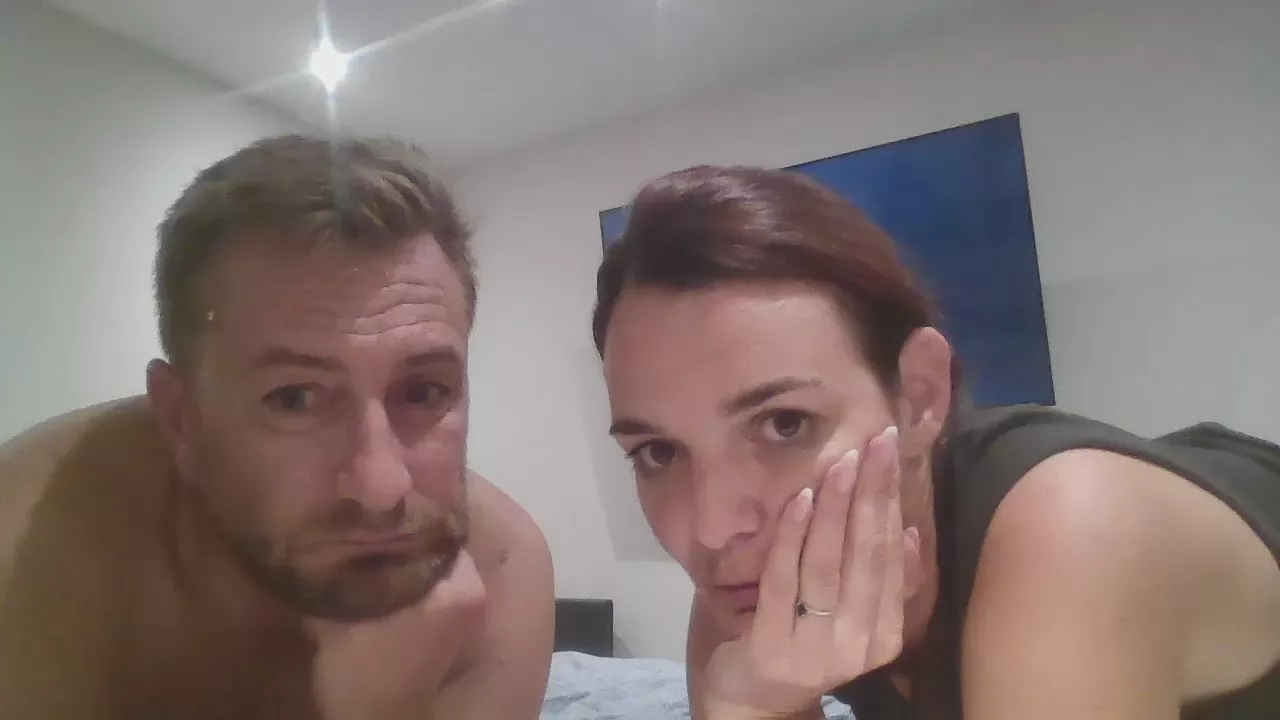 Offline Joy_s_couple on Cam4