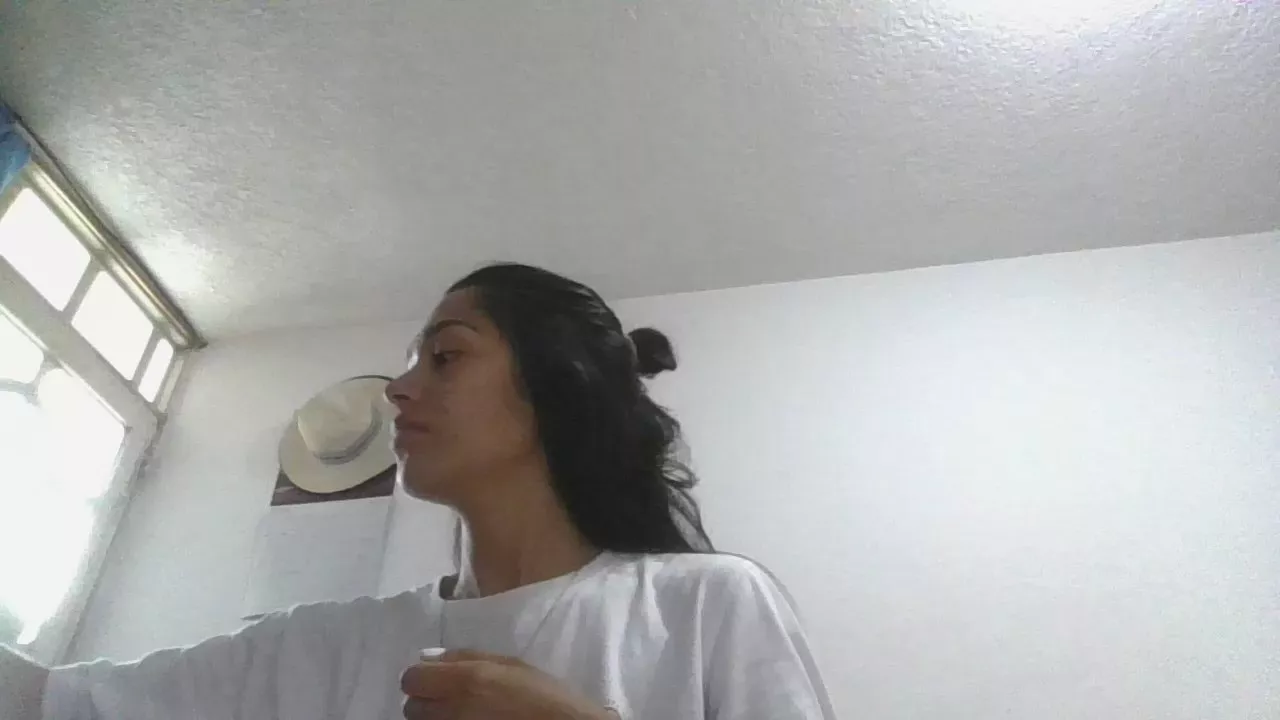 Offline JuanaBrunette7 on Cam4