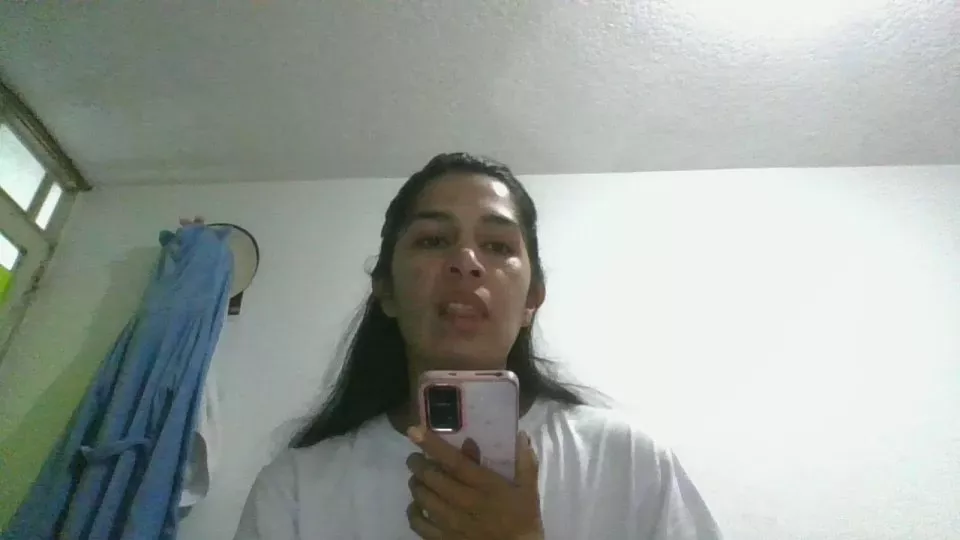 Offline JuanaBrunette7 on Cam4