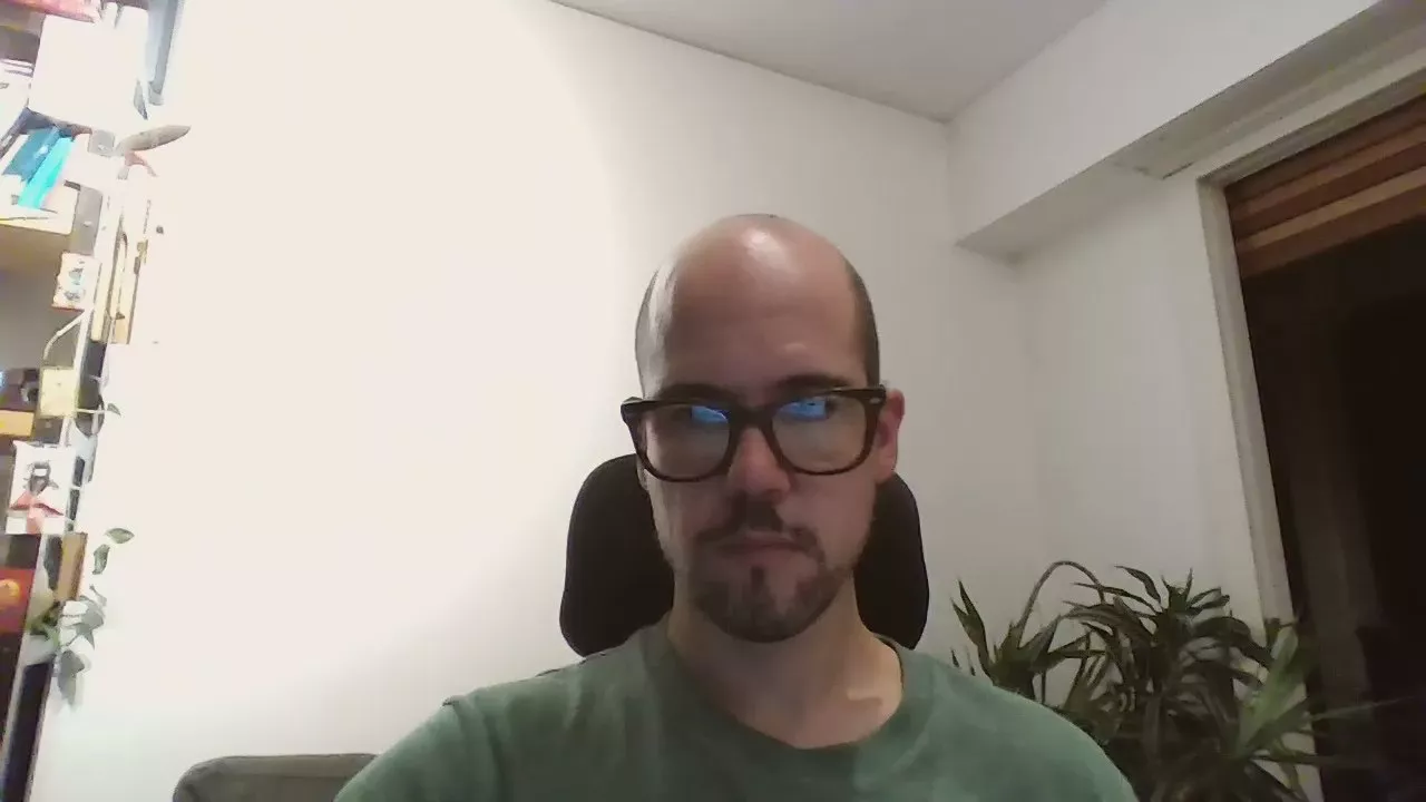 Offline juanmanuel90211 on Cam4