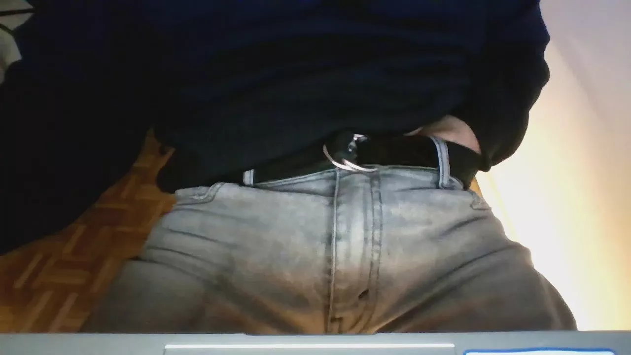 Offline juanmanuel90211 on Cam4