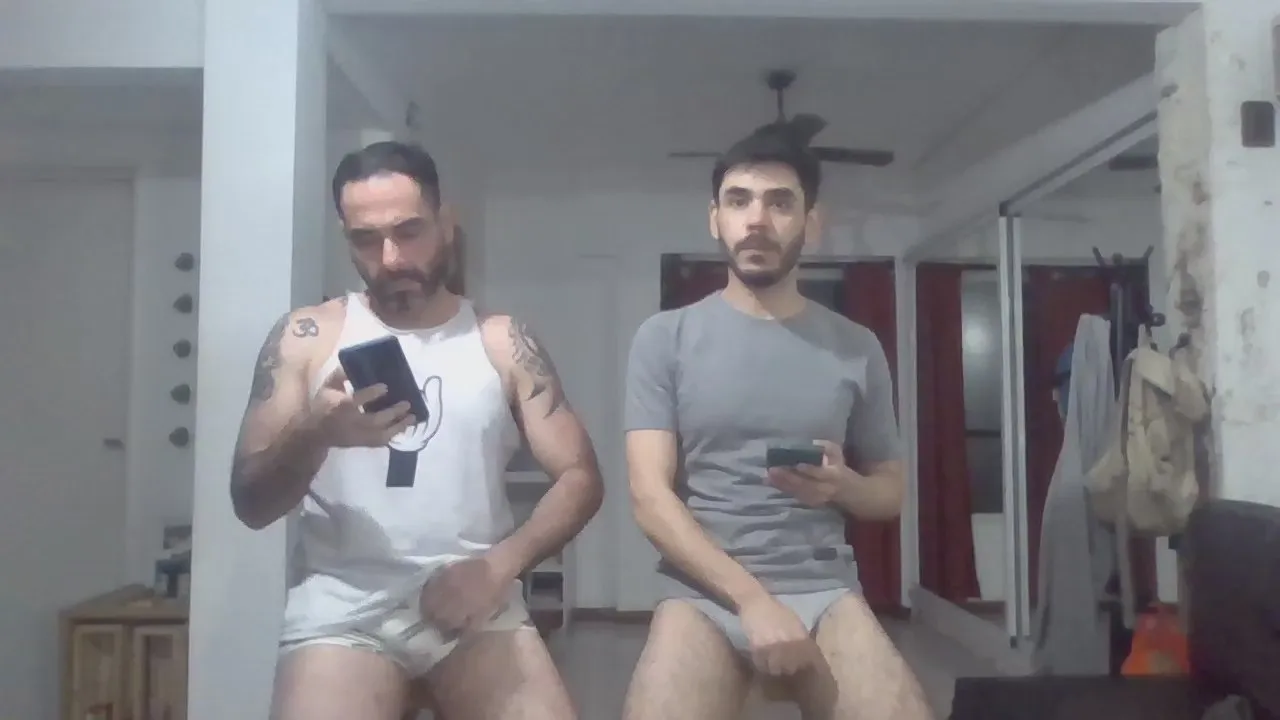 Offline Juann2725 on Cam4