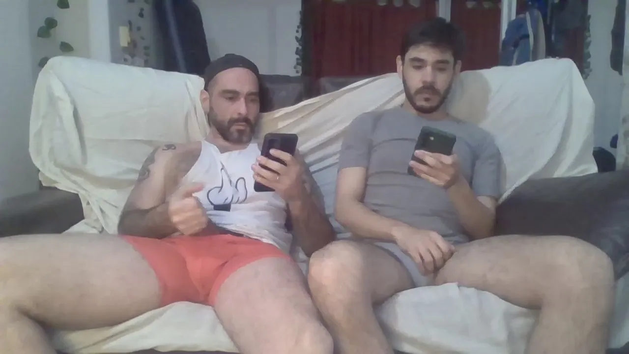 Offline Juann2725 on Cam4