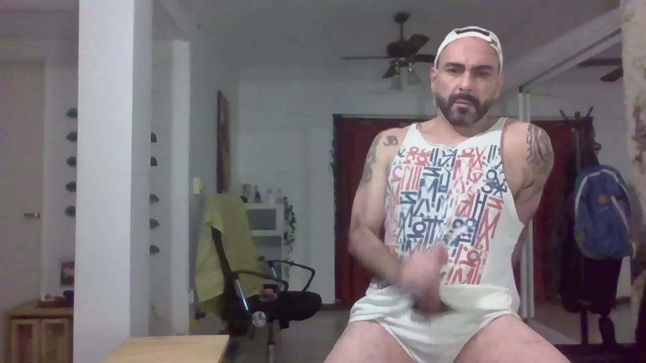 Offline Juann2725 on Cam4