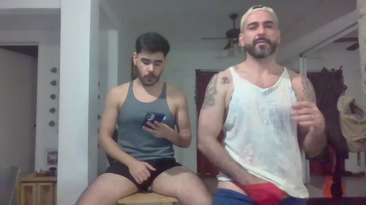 Offline Juann2725 on Cam4