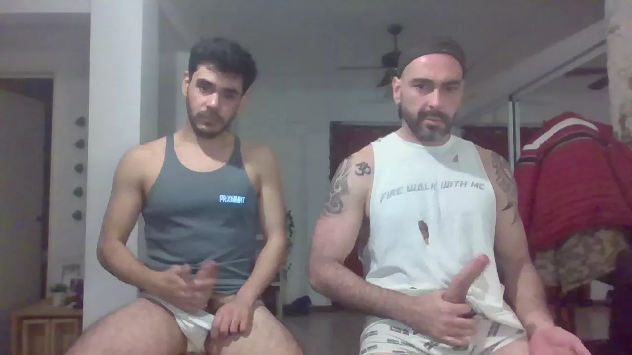 Offline Juann2725 on Cam4