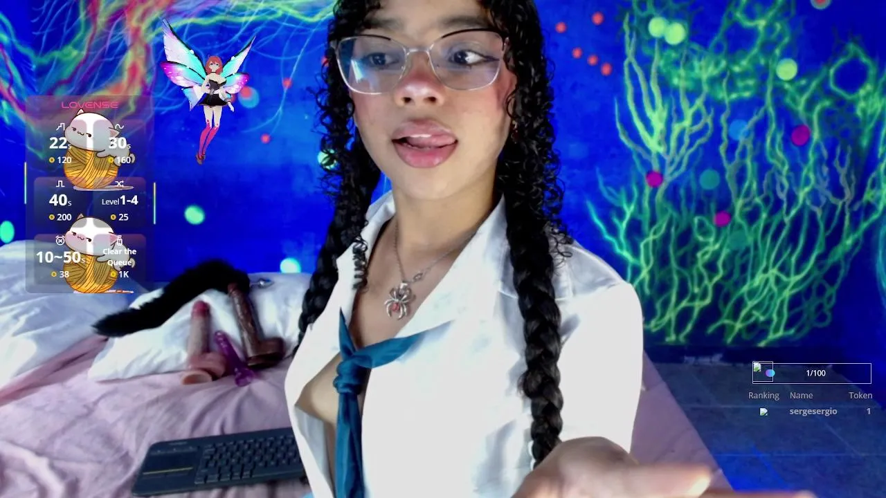 Offline jucie_petite on Cam4