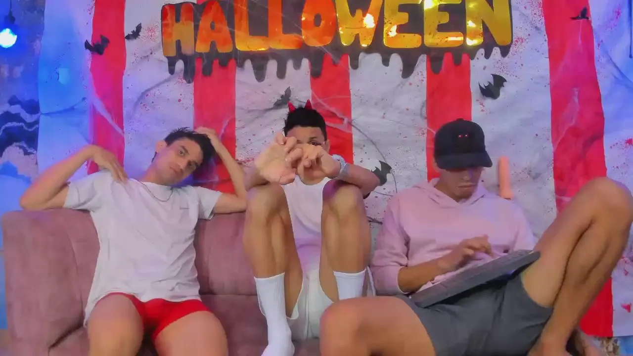 Offline Juicy_Creww on Cam4