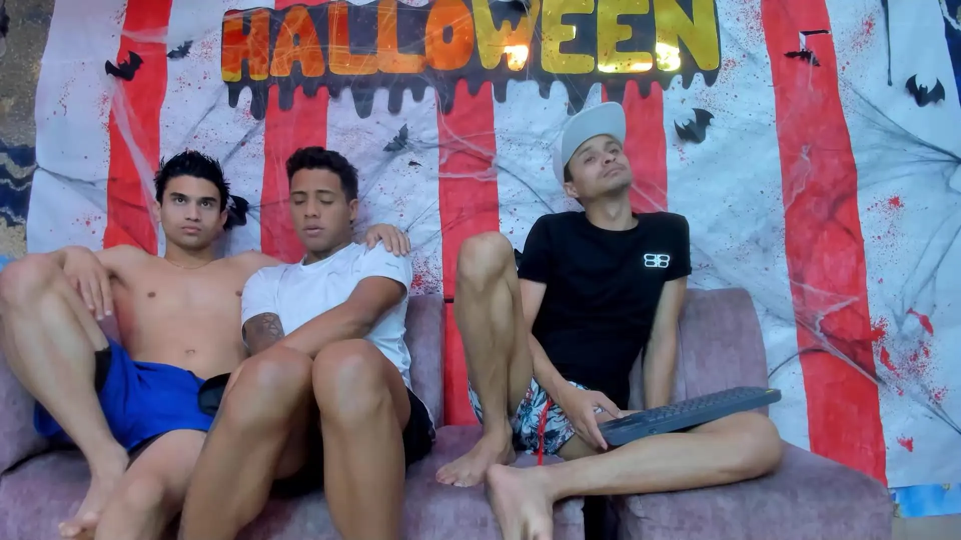 Offline Juicy_Creww on Cam4