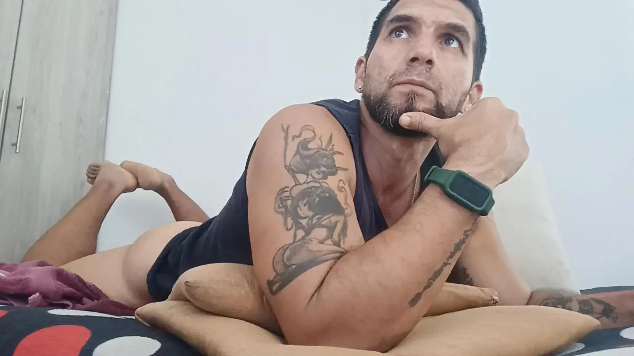 Offline juleslake77 on Cam4