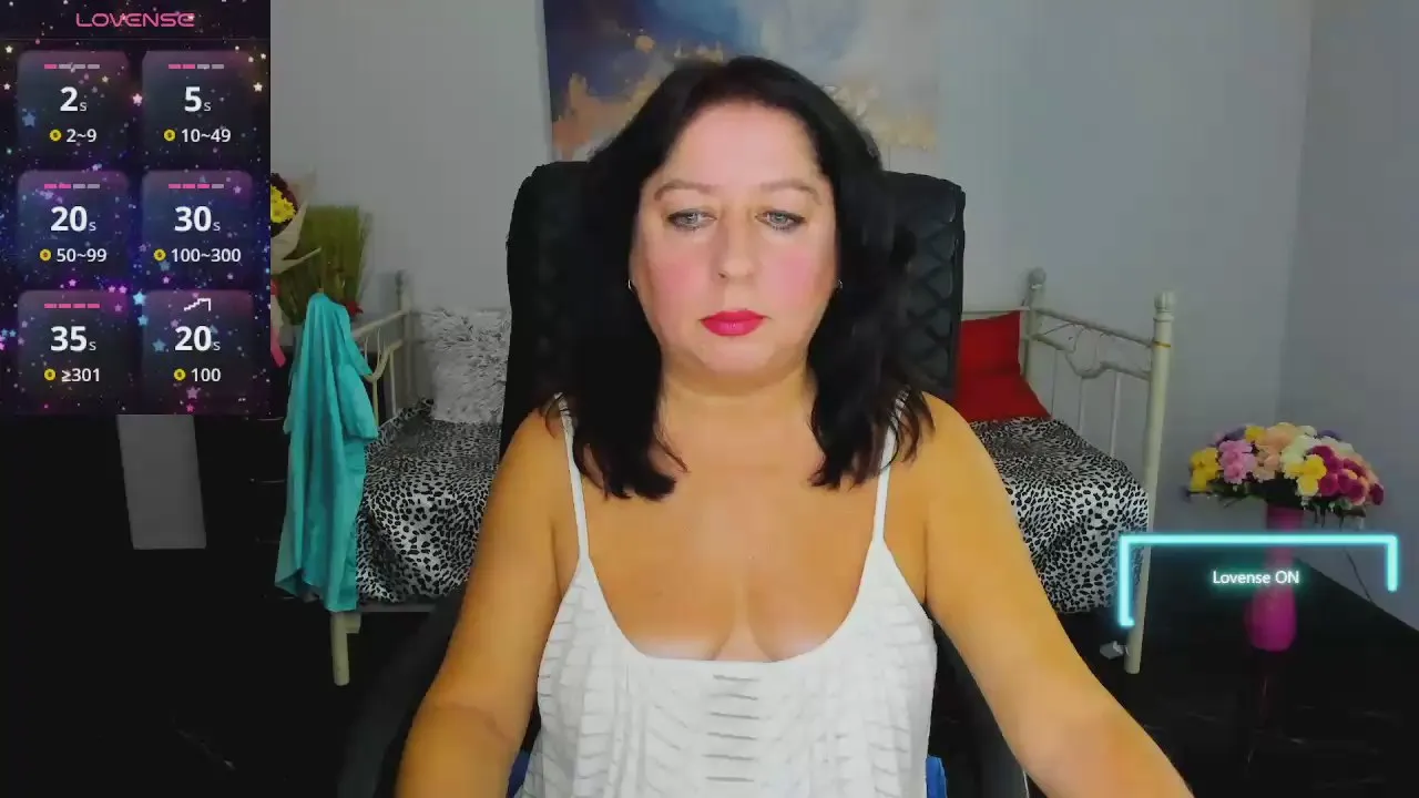 Offline Julia_Dean on Cam4