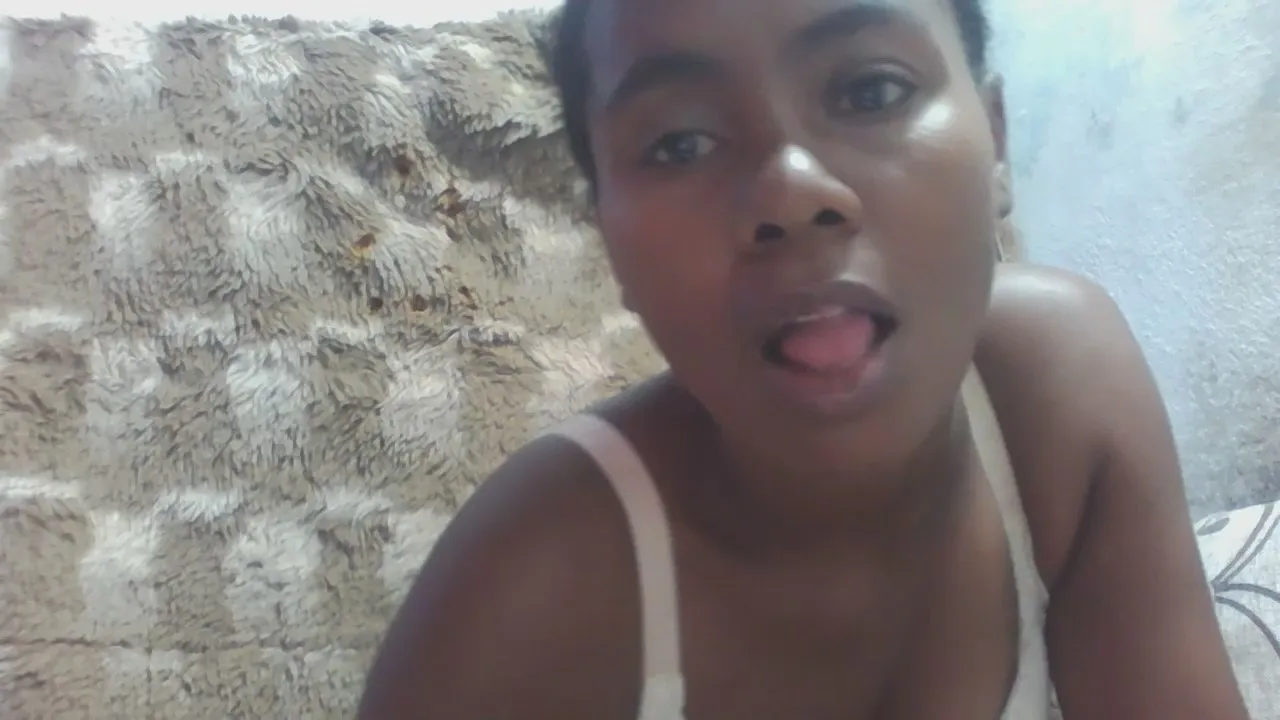 Offline juliahchoco on Cam4