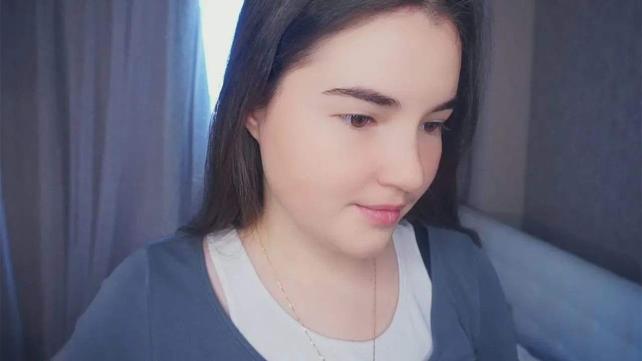 Offline JulianaBlow on Cam4