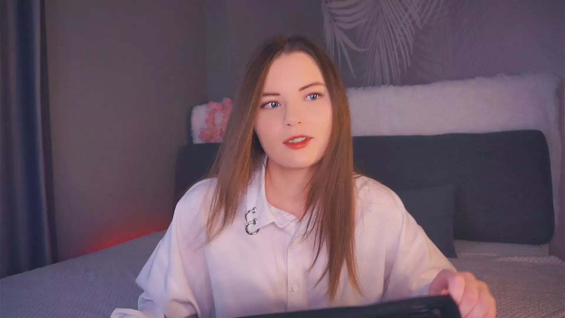 Offline JulianaHammond on Cam4