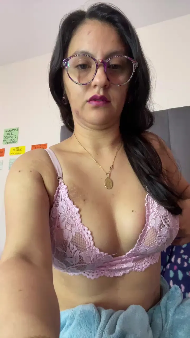 Offline julieta_rossi on Cam4