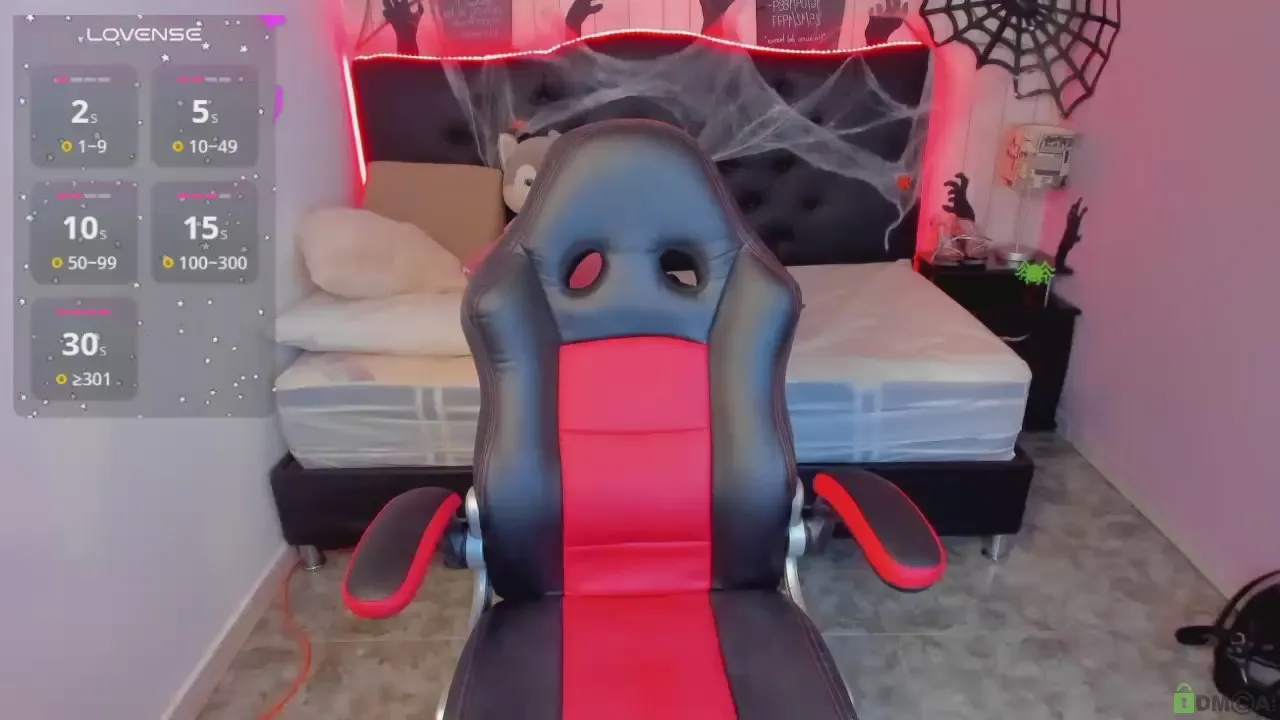 Offline julieth_love_ on Cam4