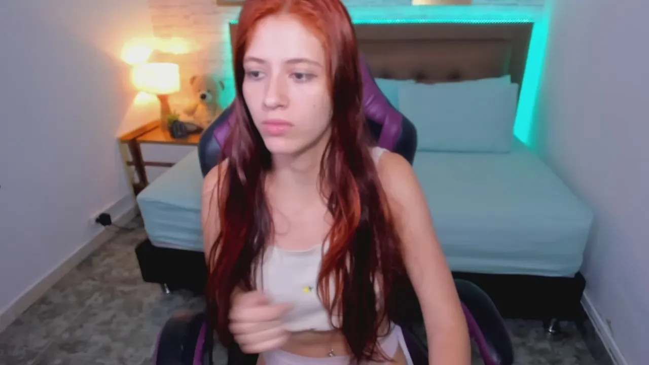 Offline julieth_love_ on Cam4