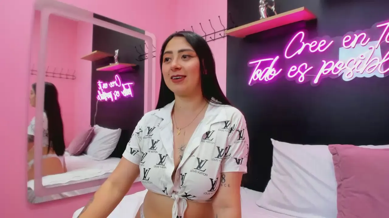 Freechat JuliethCruz on Cam4