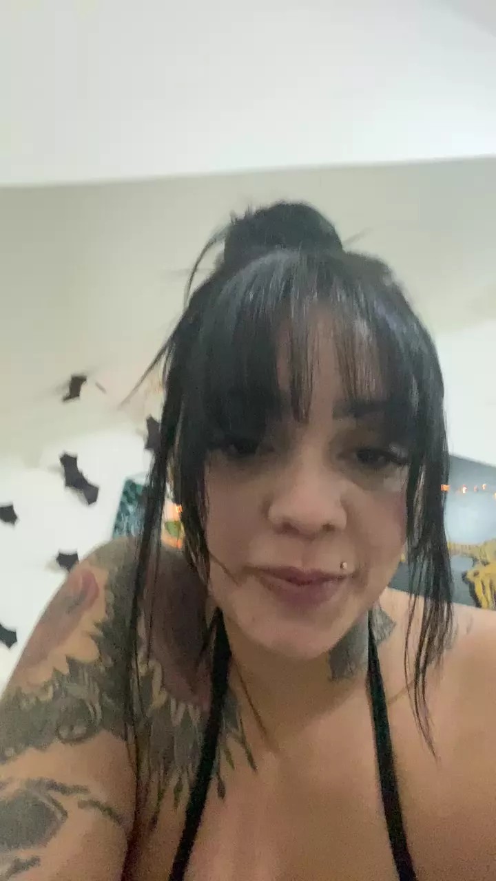 Offline kahpoliver on Cam4