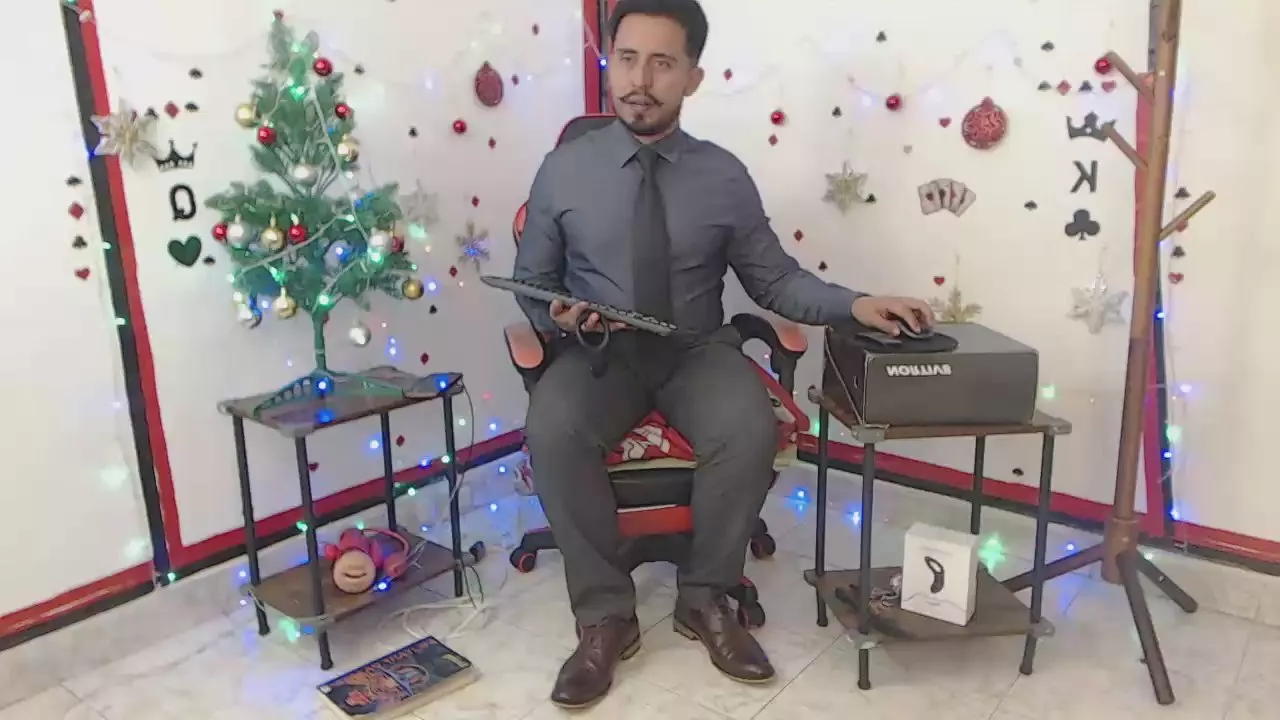 Offline KalethBigDick88 on Cam4