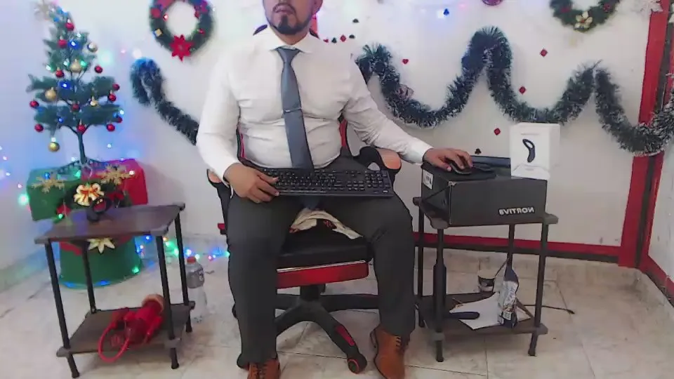 Offline KalethBigDick88 on Cam4