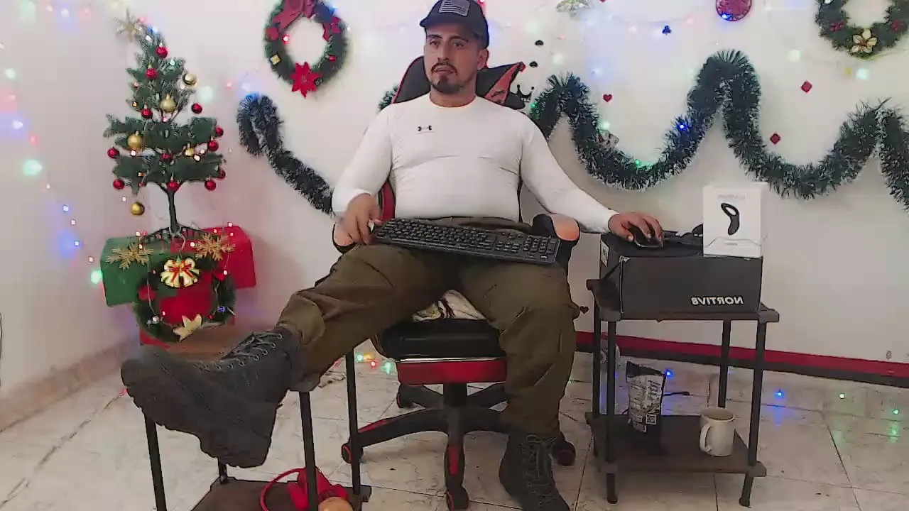 Offline KalethBigDick88 on Cam4