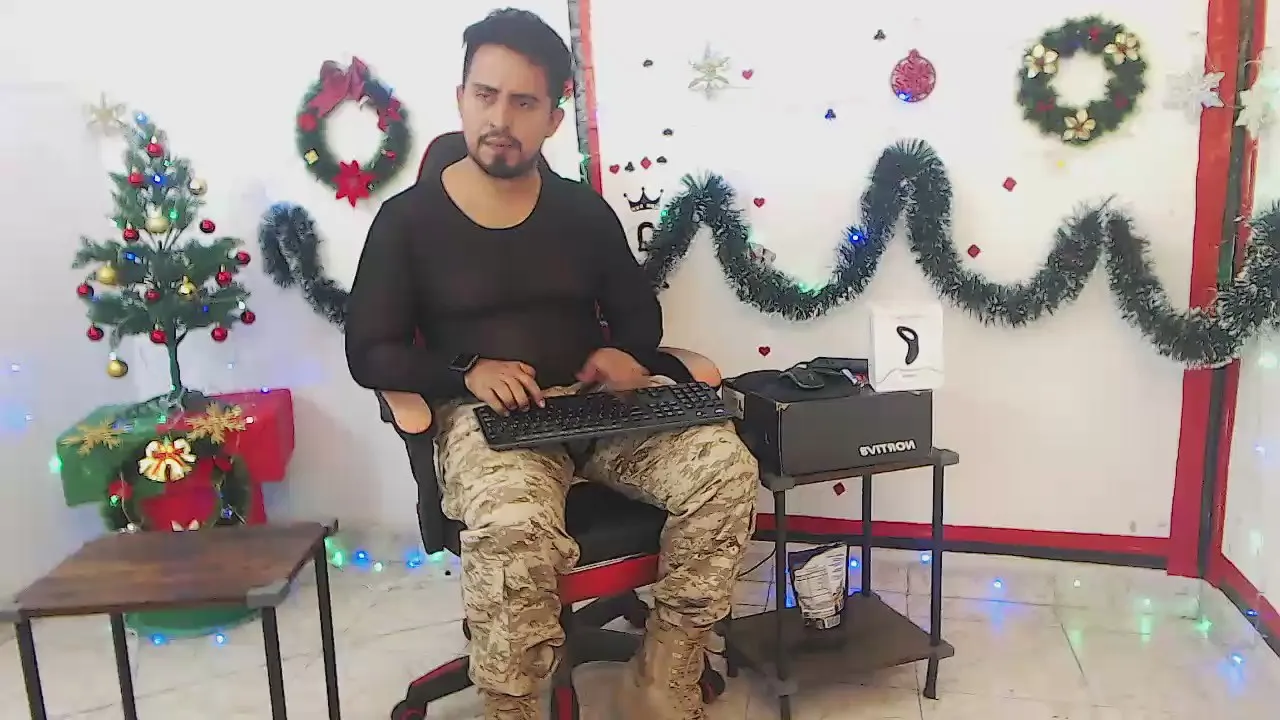 Offline KalethBigDick88 on Cam4