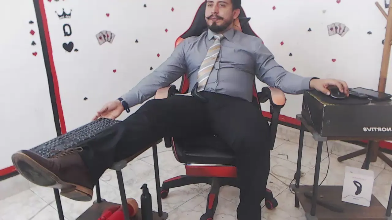 Offline KalethBigDick88 on Cam4