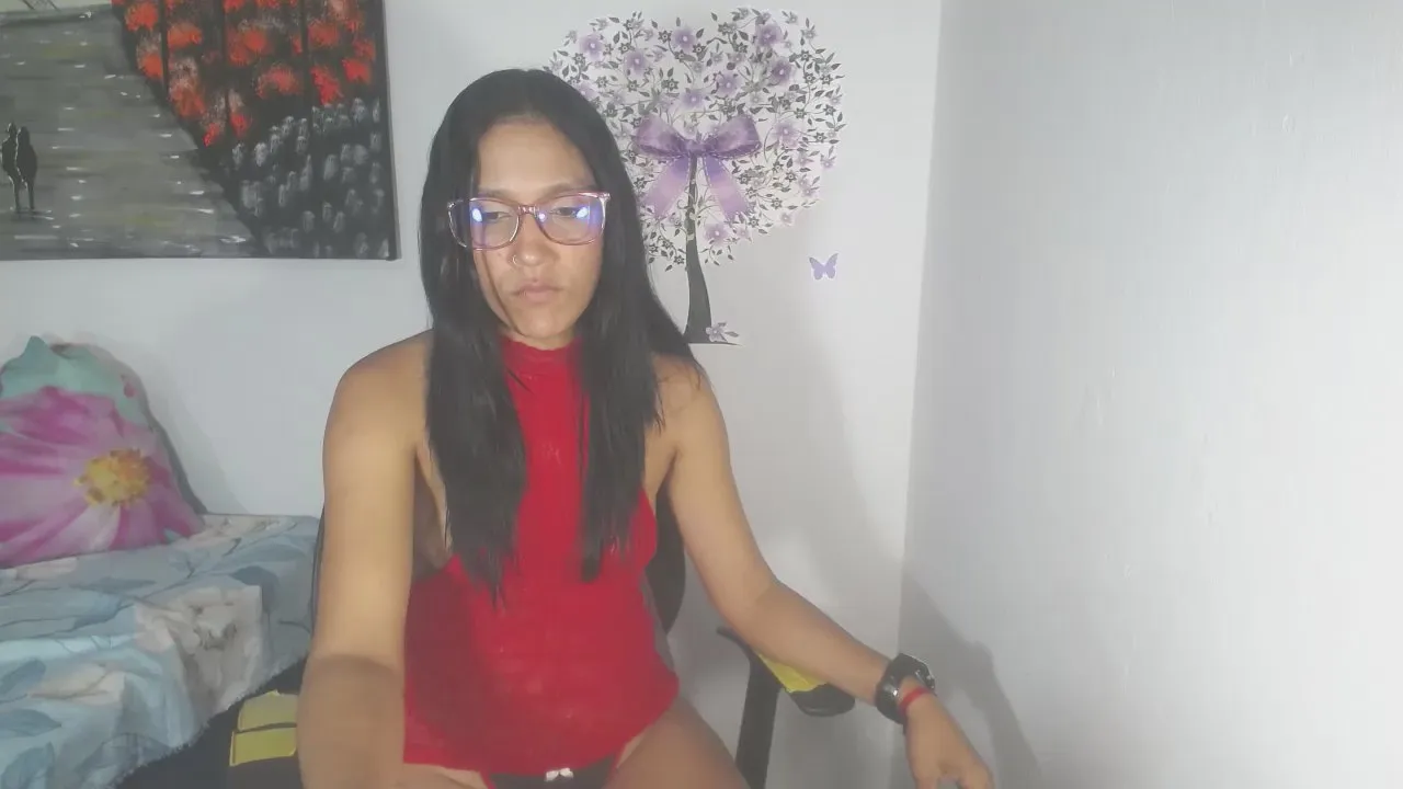 Freechat KamileLatin on Cam4