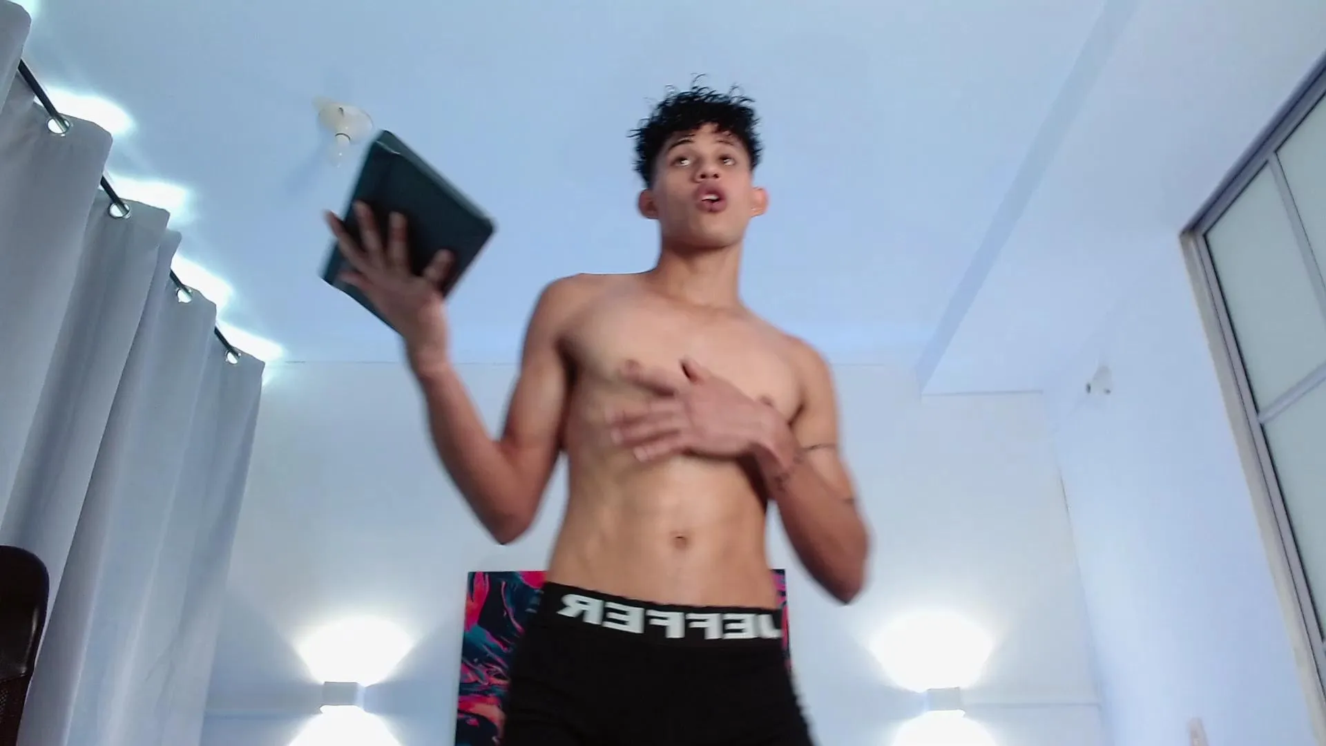 Freechat KamiSuarez on Cam4