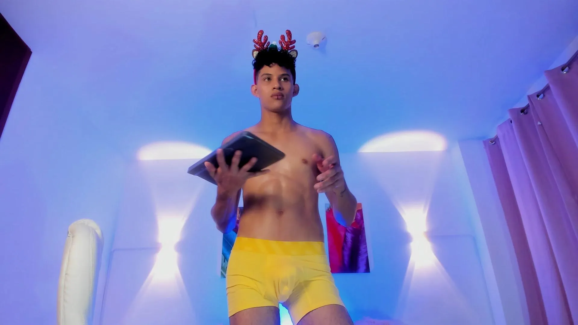 Freechat KamiSuarez on Cam4