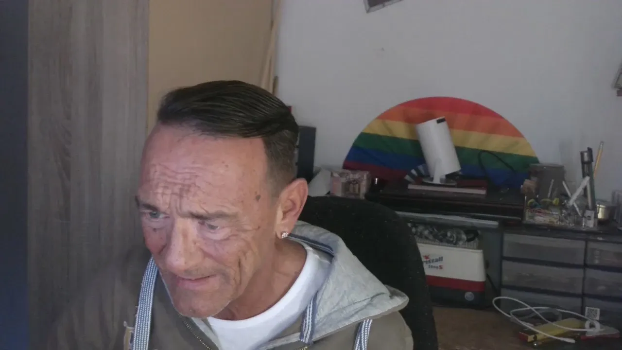 Offline kandyffm on Cam4