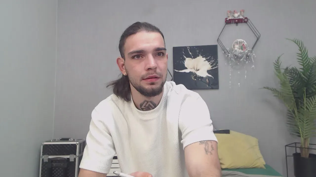 Offline KaneHunter on Cam4