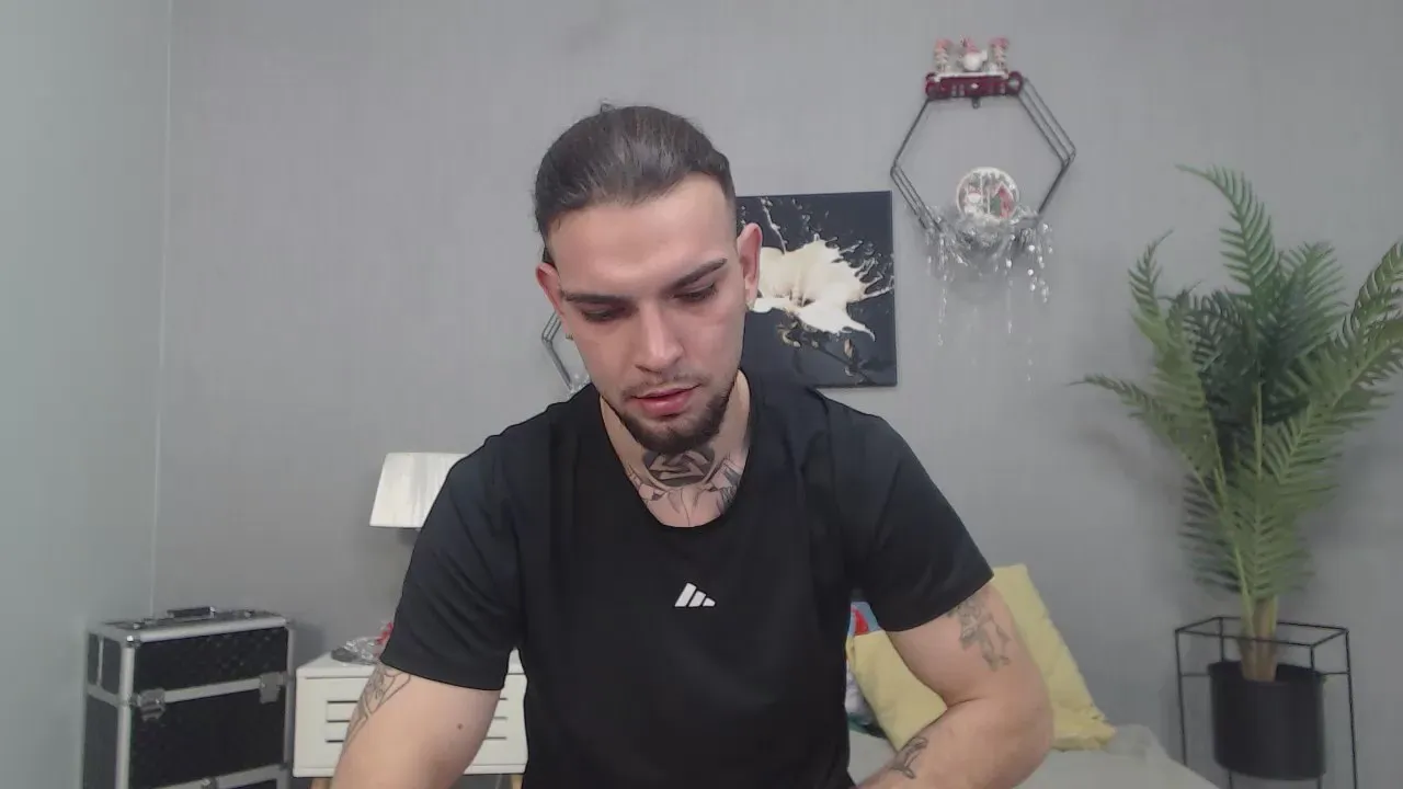 Offline KaneHunter on Cam4