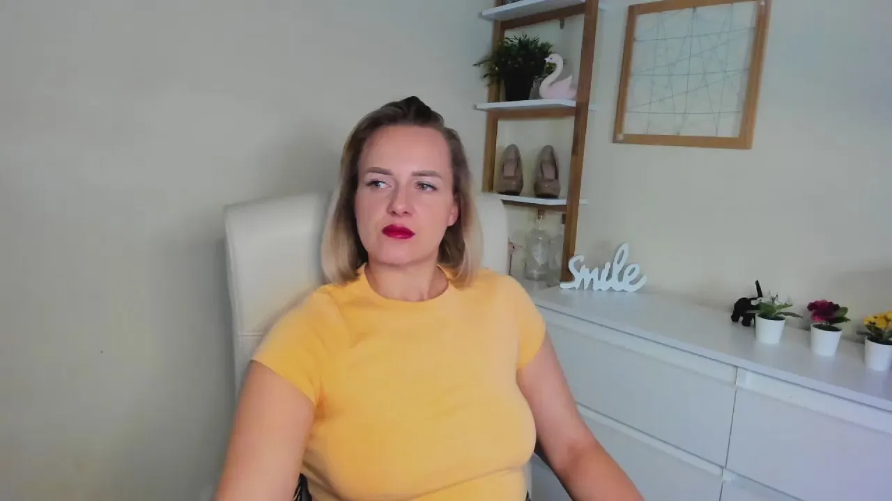 Offline Karenblond on Cam4