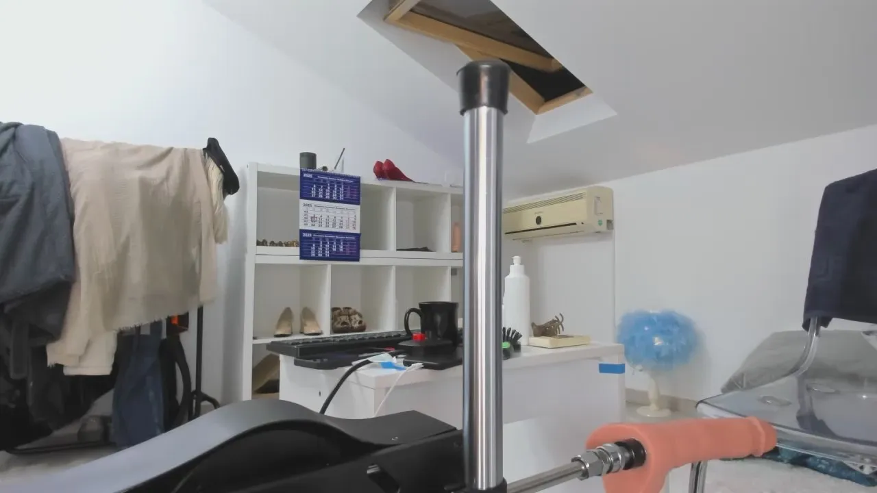 Offline karlahartlley on Cam4