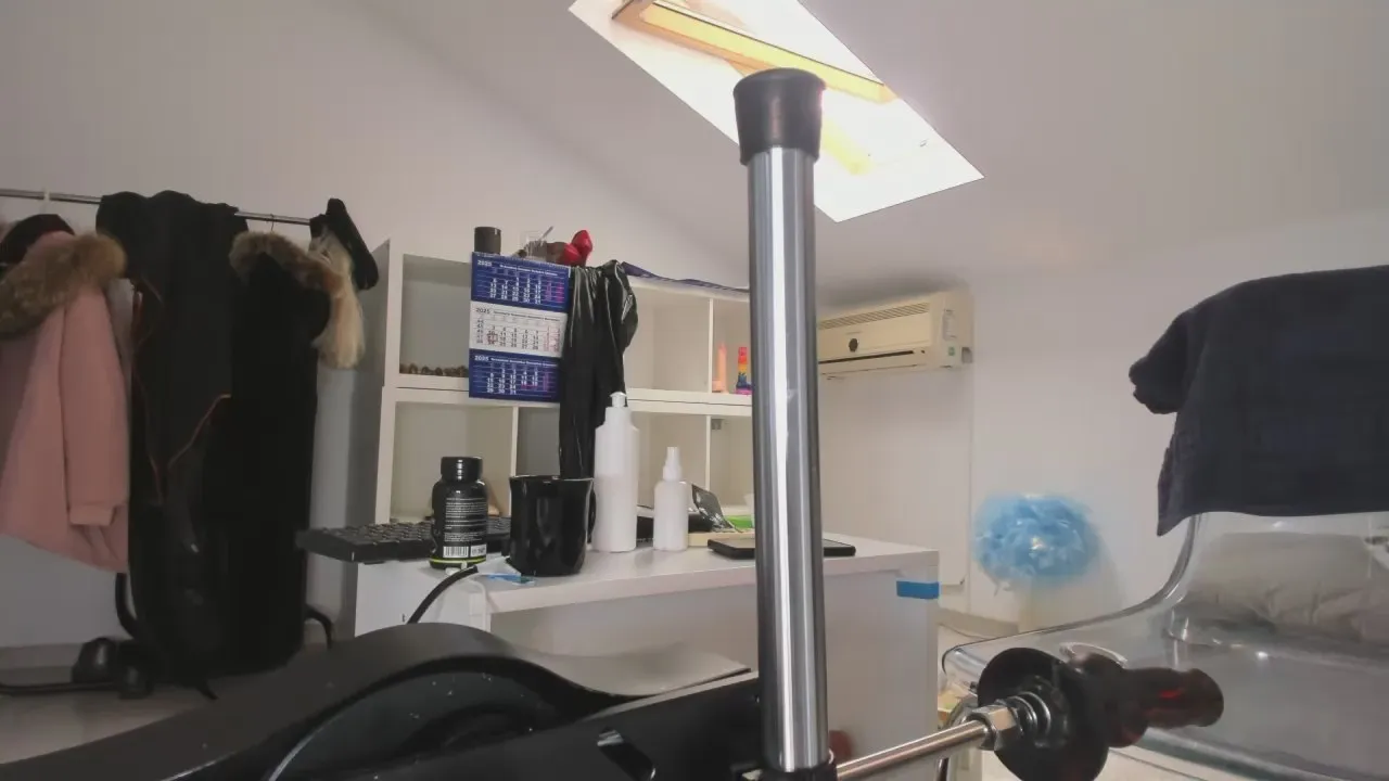 Offline karlahartlley on Cam4