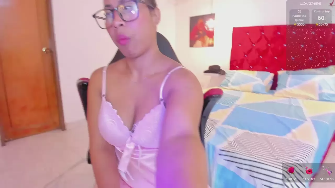 Offline Karlie_Moore on Cam4