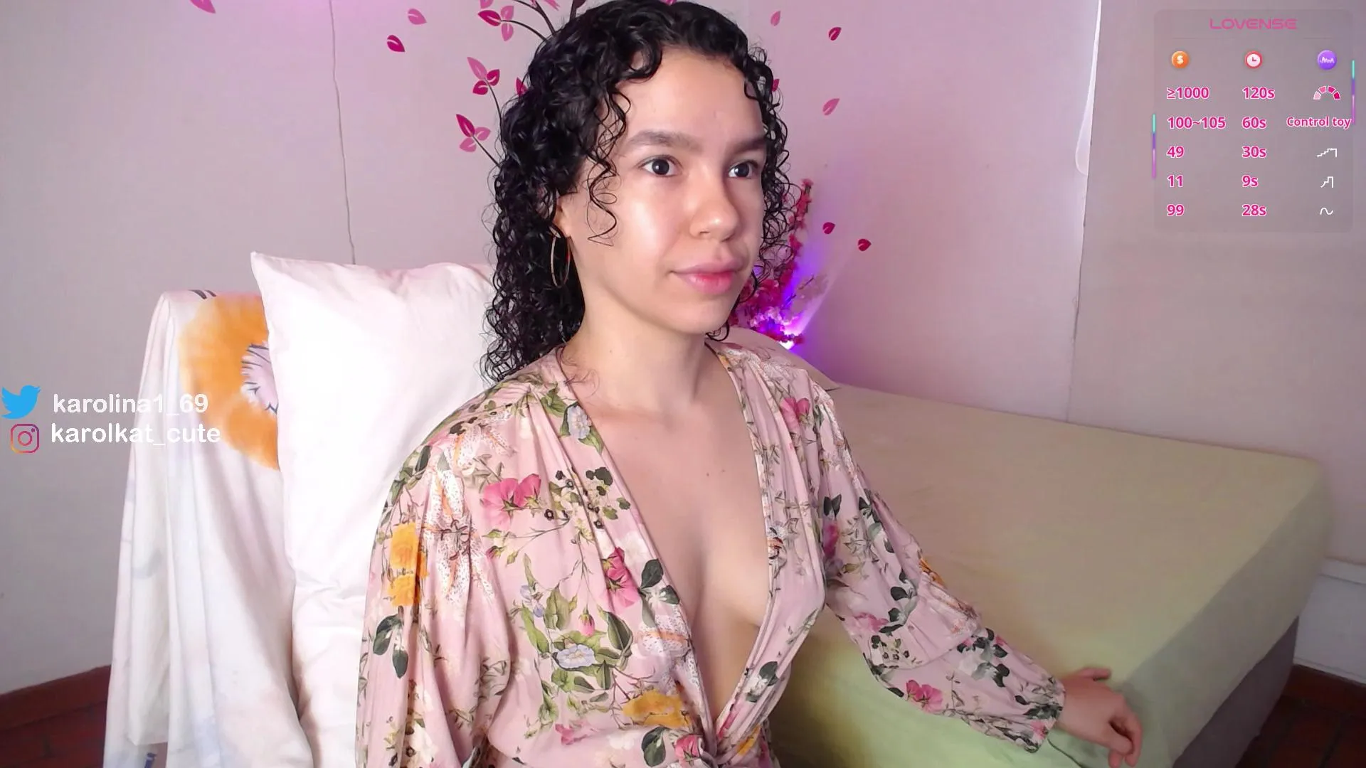 Offline karolina_69cute on Cam4