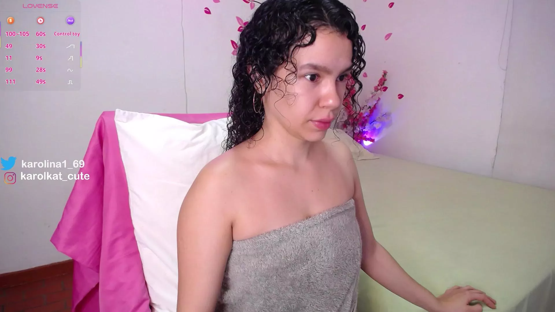 Offline karolina_69cute on Cam4