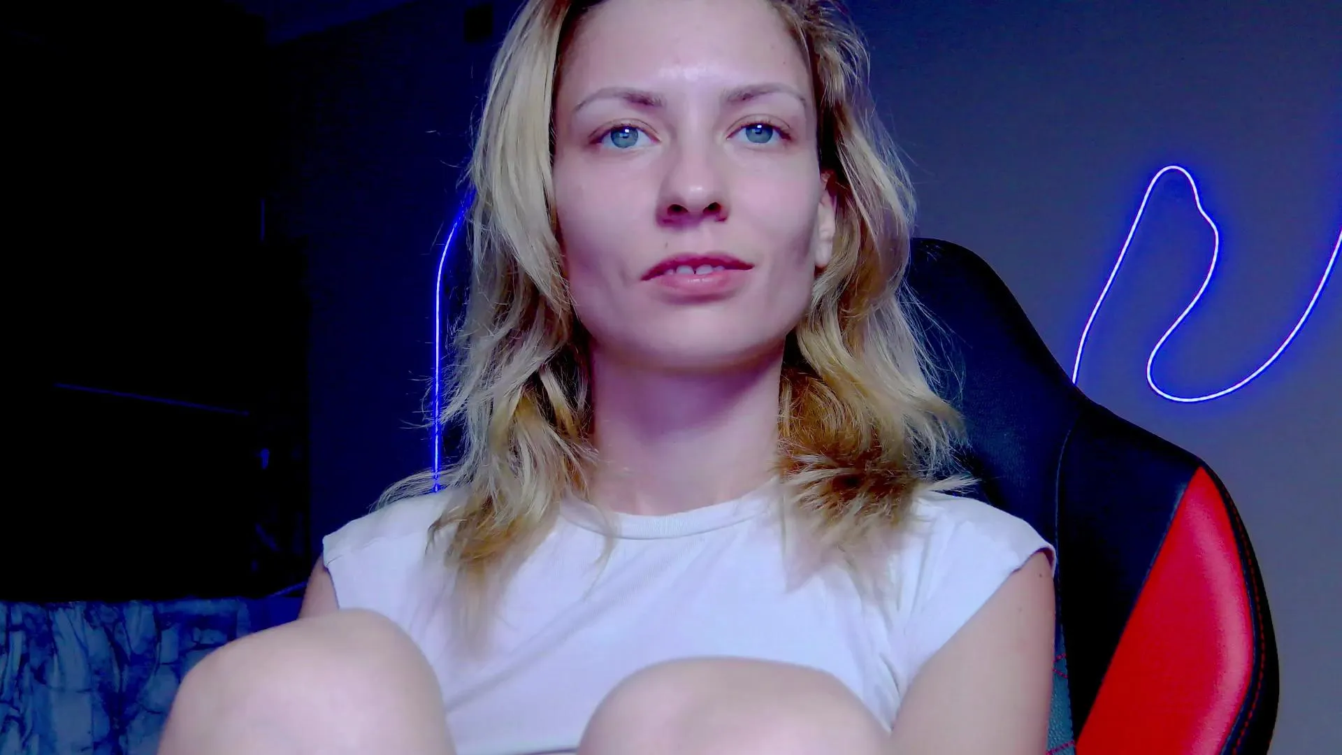 Offline Karoline121 on Cam4