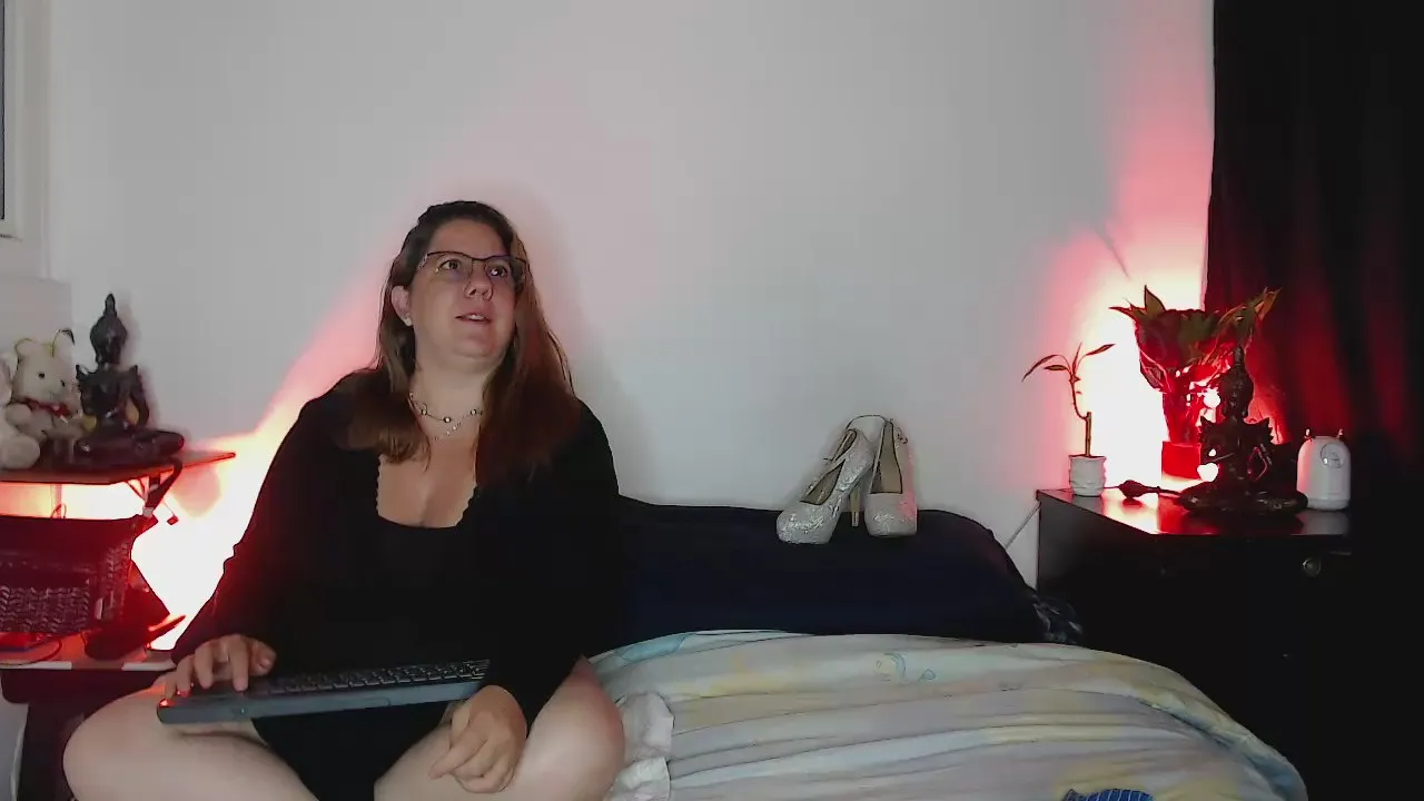 Offline katie_joness on Cam4