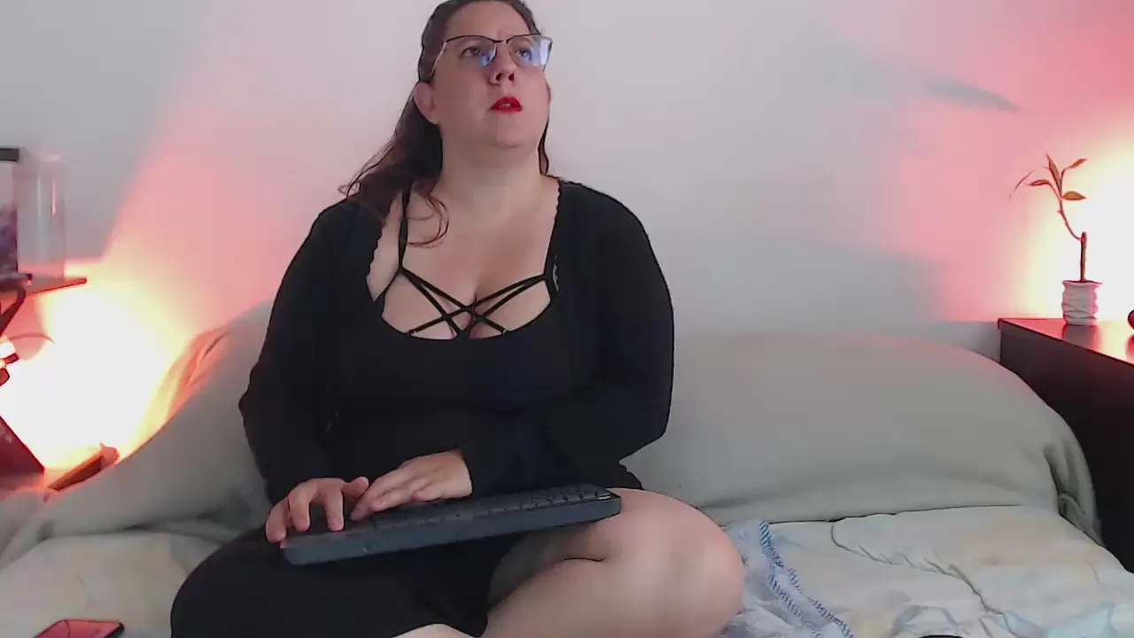 Offline katie_joness on Cam4