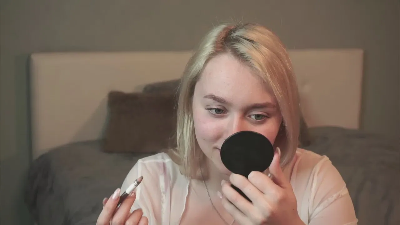 Offline KatieGroves on Cam4