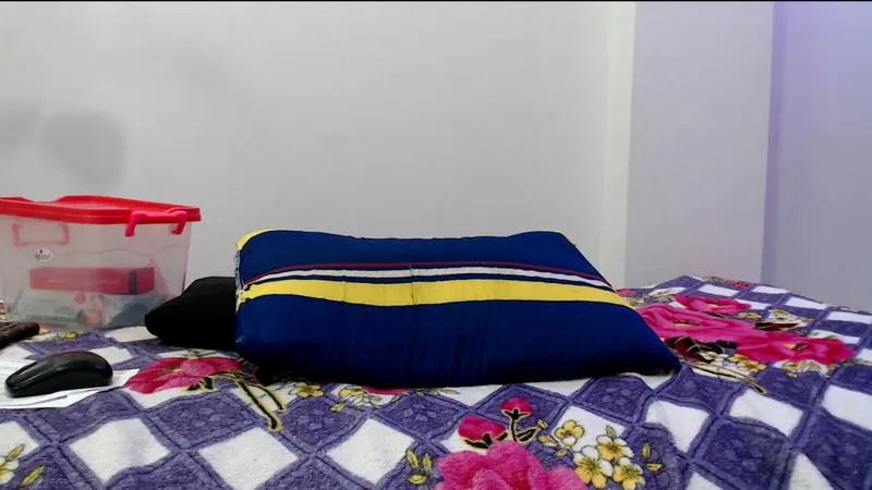 Offline katty18love18 on Cam4