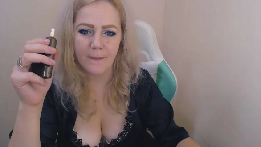 Freechat kay_franccis on Cam4