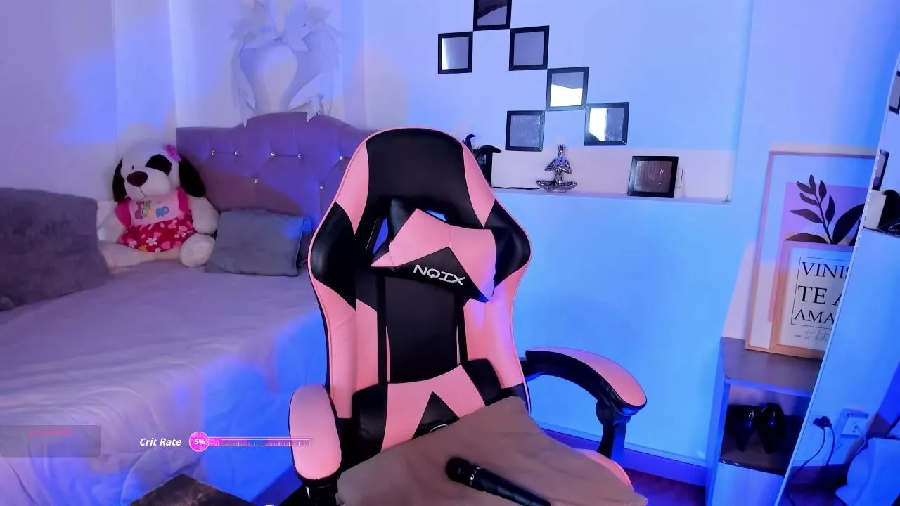 Offline KeniaThompson01 on Cam4