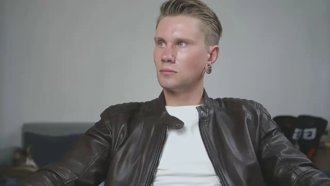 Offline kevin_park on Cam4