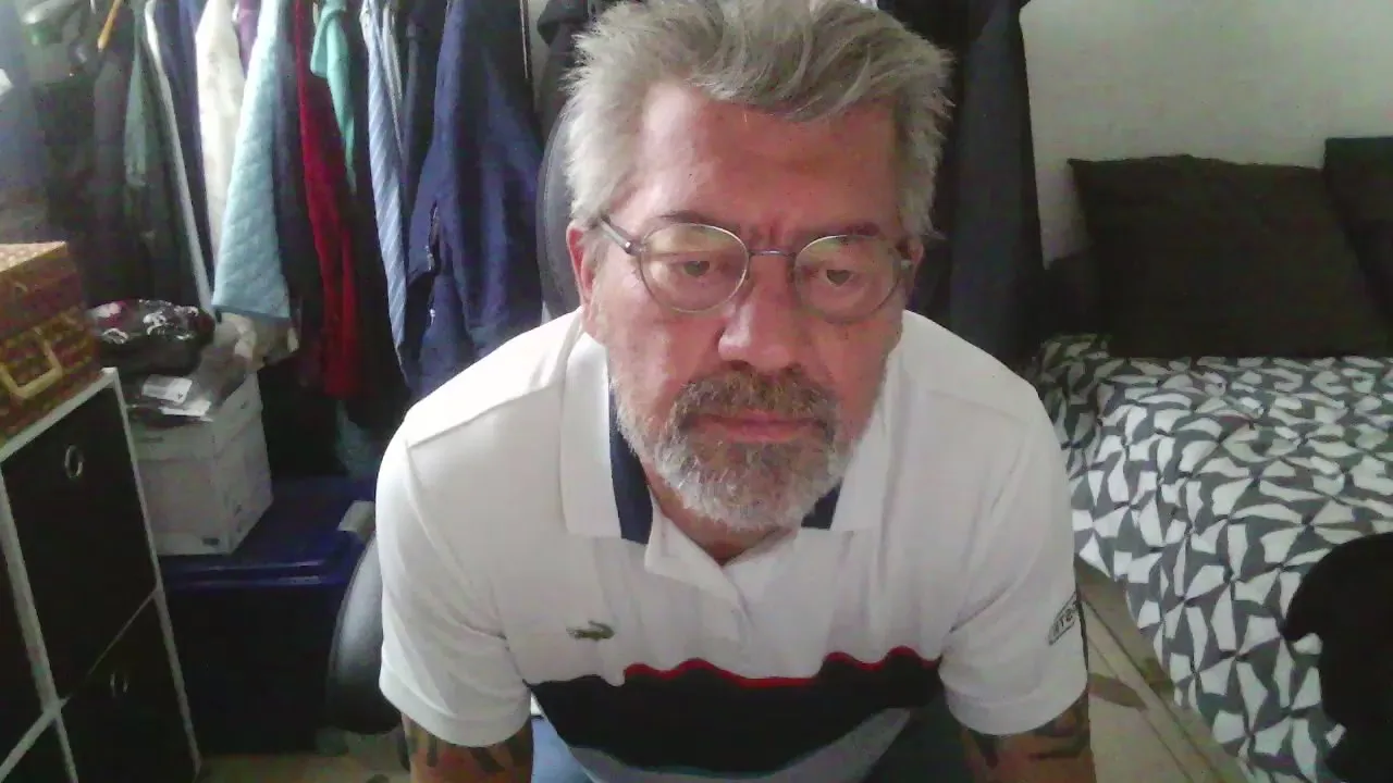 Offline Kevinareux60 on Cam4